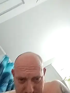 jayjay198080 online show from 03/03/25, 09:22