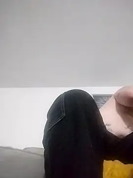 jayjay198080 online show from 03/20/25, 06:41