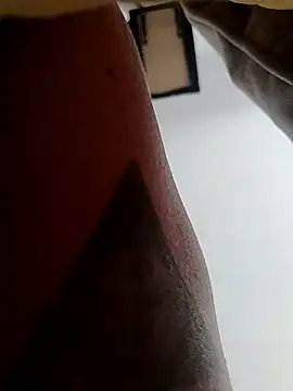 jayjay198080 online show from 03/21/25, 10:28