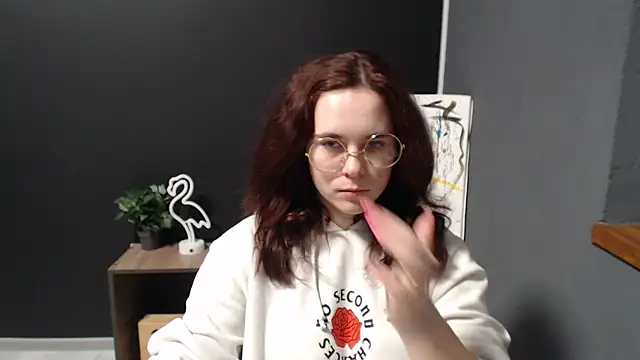 mini girly online show from 02/04/25, 01:16