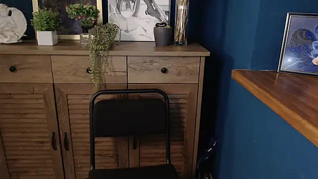 mini girly online show from 09/15/25, 06:24