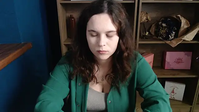 mini girly online show from 10/13/25, 12:38