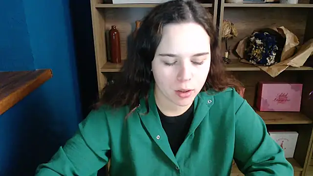 mini girly online show from 10/15/25, 07:52