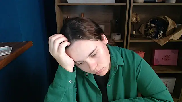 mini girly online show from 10/19/25, 03:34