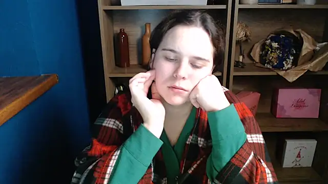 mini girly online show from 10/20/25, 11:27