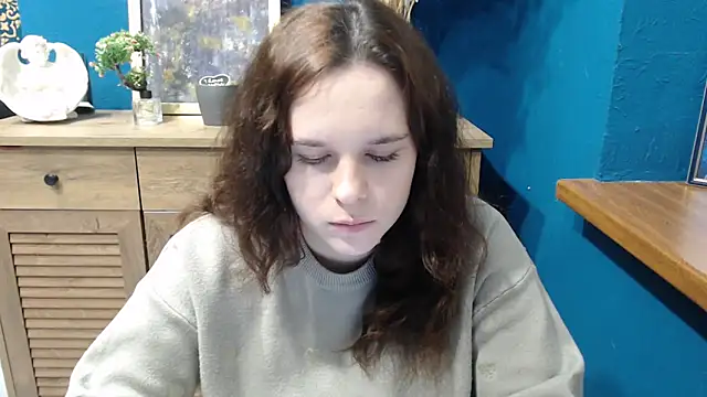 Snapshot of mini_girly chatting on 12/19/25, 12:56 mini girly online show from 12/19/25, 12:56