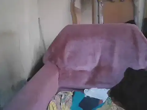 Snapshot of Hotdaily04 chatting on 02/19/25, 09:28 Hotdaily04 online show from 02/19/25, 09:28