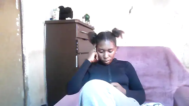 Snapshot of Hotdaily04 chatting on 09/19/25, 07:54 Hotdaily04 online show from 09/19/25, 07:54