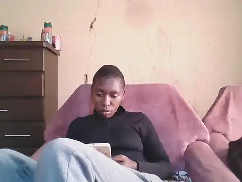Hotdaily04 online show from 05/18/26, 05:57