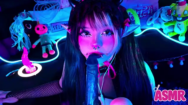 LaytonBox online show from 10/12/25, 02:16