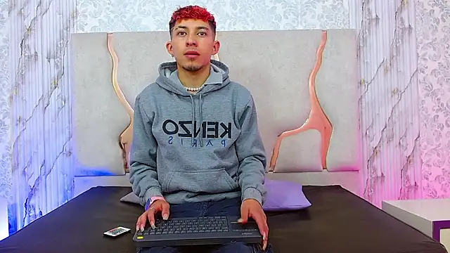 Axel tay online show from 02/02/26, 12:48