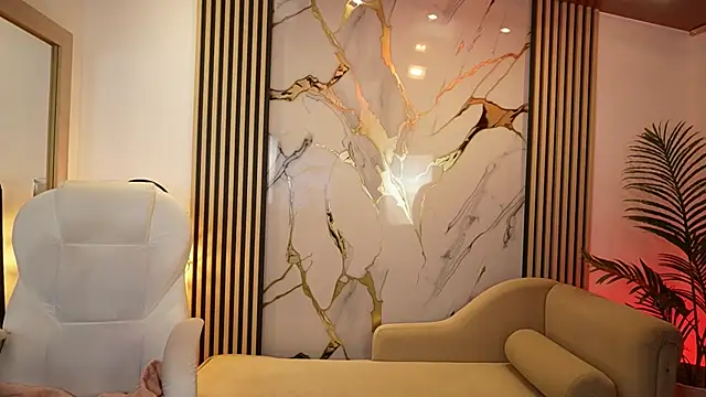 Emma Walkerr  online show from 04/10/26, 07:07