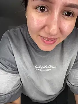 Snapshot of Jullya_x chatting on 03/21/26, 09:29 Jullya x online show from 03/21/26, 09:29