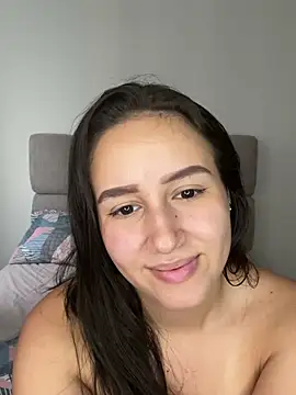 Snapshot of Jullya_x chatting on 03/27/26, 10:31 Jullya x online show from 03/27/26, 10:31