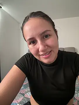Snapshot of Jullya_x chatting on 05/28/26, 09:45 Jullya x online show from 05/28/26, 09:45
