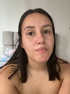 Snapshot of Jullya_x chatting on 06/03/26, 02:33 Jullya x online show from 06/03/26, 02:33