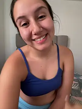 Snapshot of Jullya_x chatting on 07/13/26, 09:39 Jullya x online show from 07/13/26, 09:39