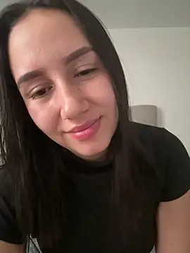 Snapshot of Jullya_x chatting on 07/15/26, 10:26 Jullya x online show from 07/15/26, 10:26