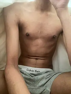 Snapshot of mdnn77 chatting on 03/05/25, 03:51 mdnn77 online show from 03/05/25, 03:51