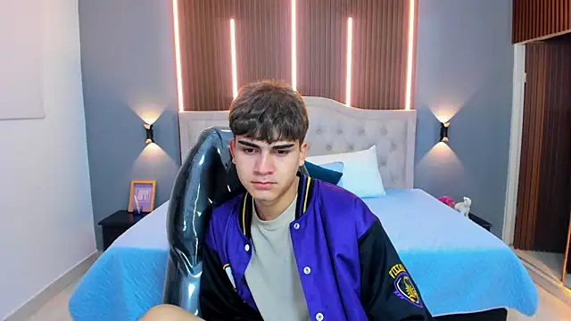 Tommy18   online show from 11/07/25, 03:28