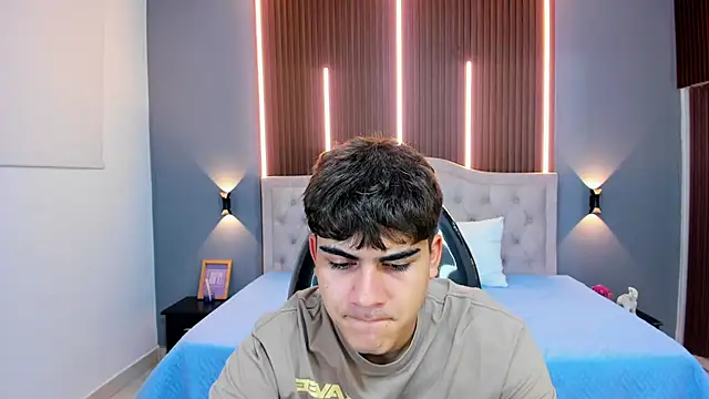 Tommy18   online show from 11/08/25, 03:29