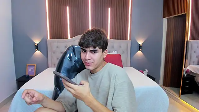 Tommy18   online show from 11/20/25, 03:28