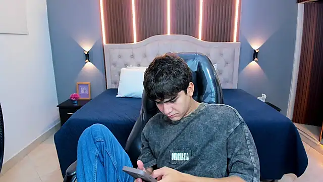 Tommy18   online show from 02/01/26, 03:27