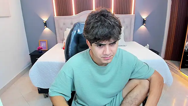 Tommy18   online show from 02/05/26, 03:22