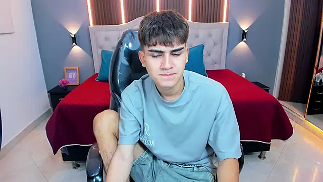 Tommy18   online show from 02/10/26, 03:32