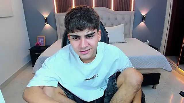 Tommy18   online show from 02/19/26, 03:24