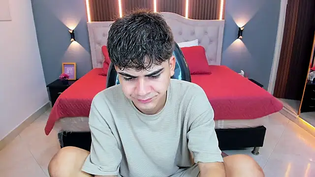 Snapshot of Tommy18__ chatting on 05/06/26, 03:35 Tommy18 online show from 05/06/26, 03:35
