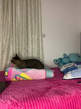 Snapshot of LunaShine_ chatting on 03/23/25, 12:15 LunaShine online show from 03/23/25, 12:15