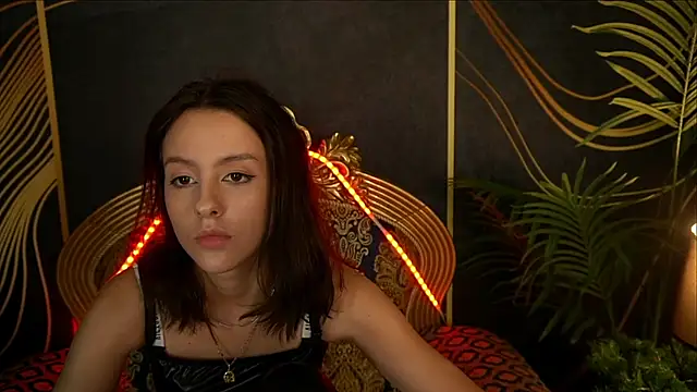 Snapshot of AnnaElys chatting on 02/05/25, 01:11 AnnaElys online show from 02/05/25, 01:11