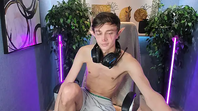 John Weasley online show from 10/22/25, 08:36