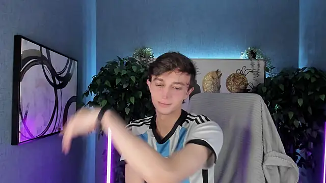 Snapshot of John_Weasley chatting on 11/04/25, 01:10 John Weasley online show from 11/04/25, 01:10