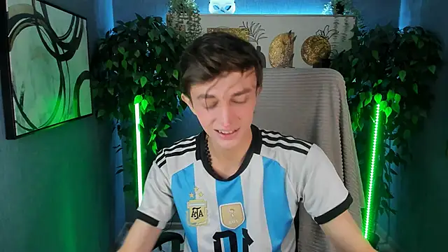 Snapshot of John_Weasley chatting on 11/12/25, 11:54 John Weasley online show from 11/12/25, 11:54