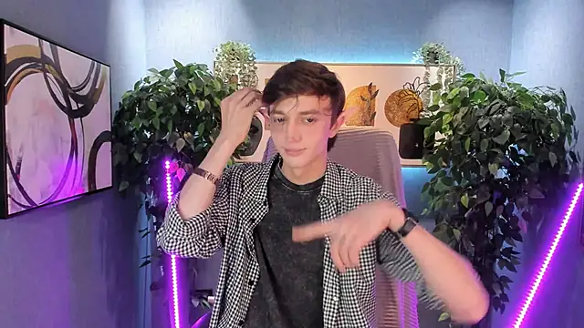 Snapshot of John_Weasley chatting on 11/14/25, 02:05 John Weasley online show from 11/14/25, 02:05