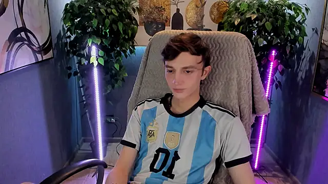 Snapshot of John_Weasley chatting on 12/03/25, 01:53 John Weasley online show from 12/03/25, 01:53