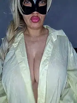 Snapshot of nonalona199999 chatting on 03/25/26, 07:42 nonalona199999 online show from 03/25/26, 07:42