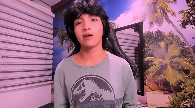 AllanYong18 online show from 01/20/25, 04:21