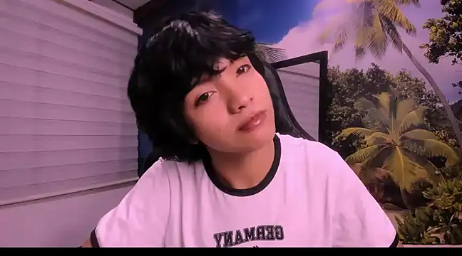 AllanYong18 online show from 01/25/25, 12:48