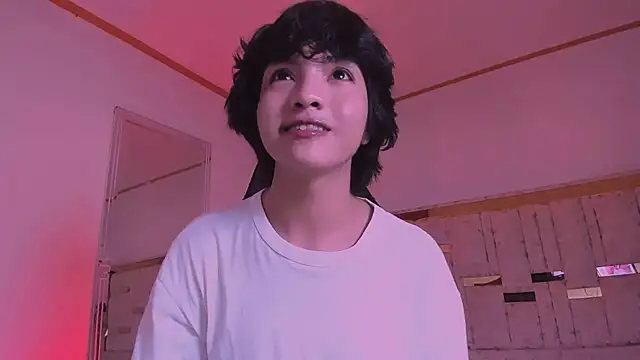 AllanYong18 online show from 03/13/25, 04:27