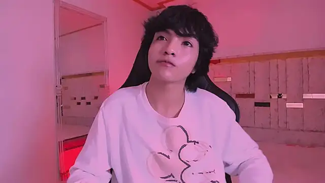 AllanYong18 online show from 03/14/25, 09:24