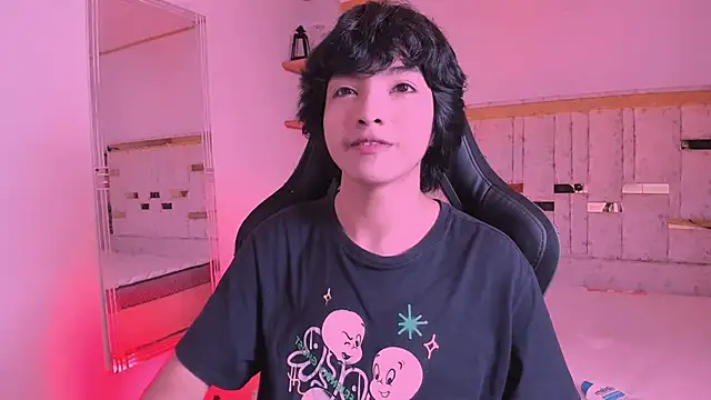 AllanYong18 online show from 03/15/25, 07:20