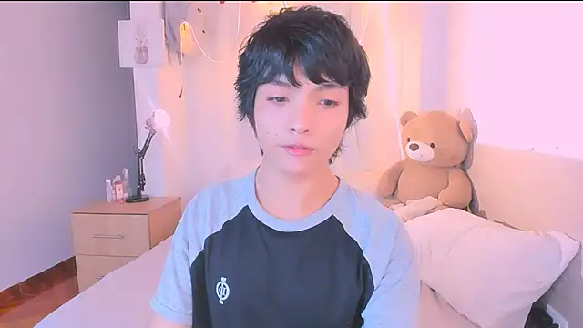 AllanYong18 online show from 09/27/25, 12:59