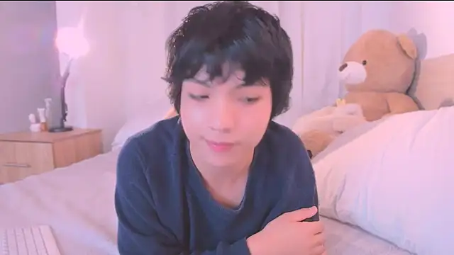 AllanYong18 online show from 09/29/25, 08:30