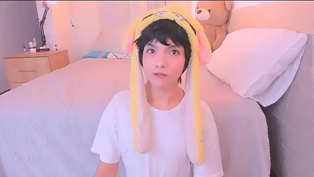 AllanYong18 online show from 10/09/25, 07:50