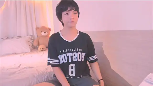 AllanYong18 online show from 11/26/25, 11:00