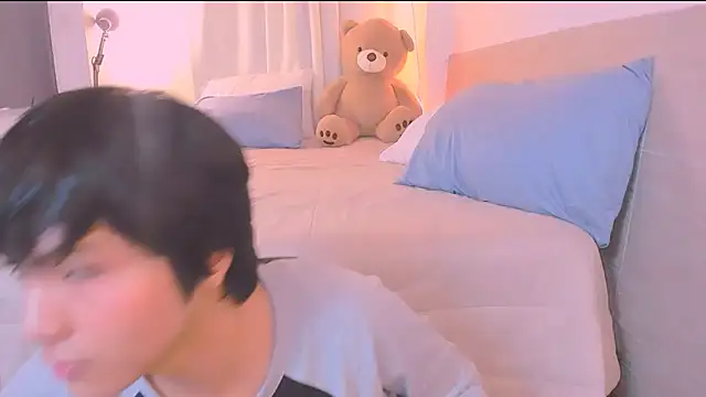 AllanYong18 online show from 12/02/25, 10:31