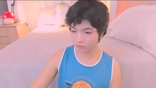 AllanYong18 online show from 02/18/26, 09:49